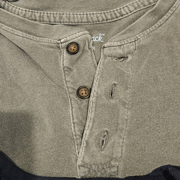 Medium Boys Tees and Tanks Bundle (10) - Picture 3 of 6